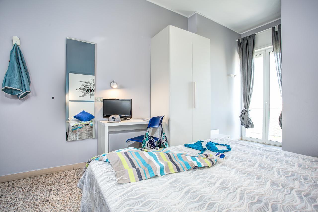 Hotel Tritone Rimini Bagian luar foto