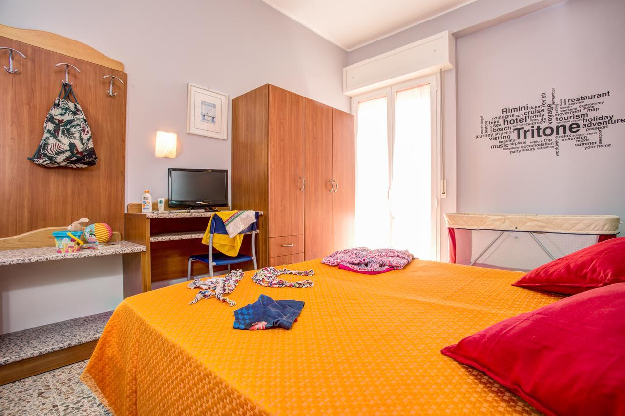 Hotel Tritone Rimini Bagian luar foto